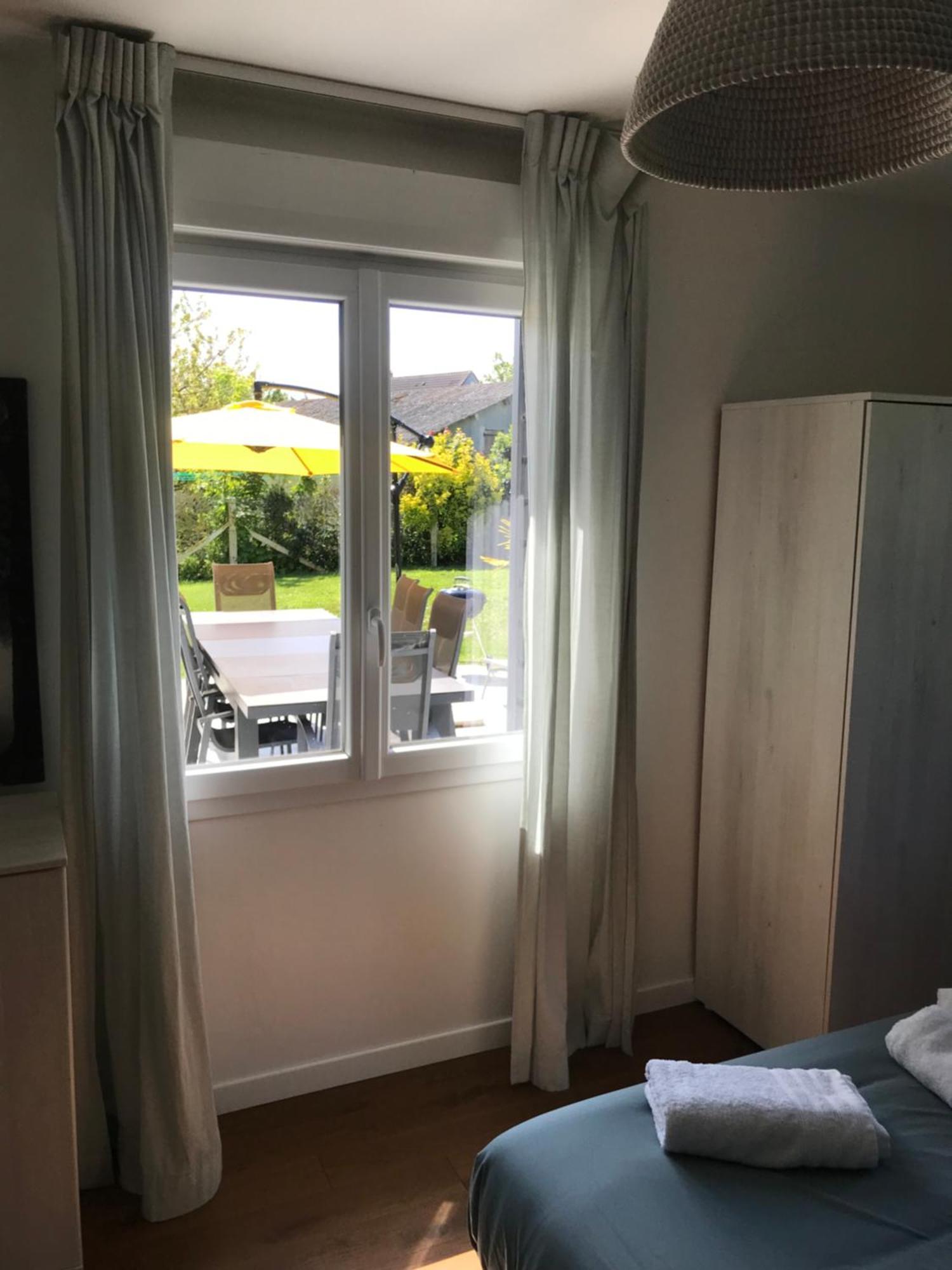 Ferienhaus L'augustine, Maison Contemporaine A La Campagne !